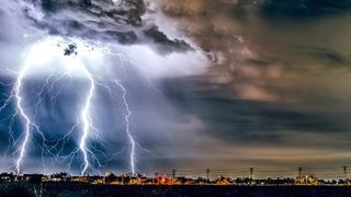 Meteorologii au actualizat avertizarea cod galben de furtuni, reducand la 23 numarul judetelor vizate