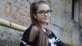 Daria avea 16 ani si o viata plina de planuri si sperante! Boala nu a lasat-o sa se bucure. Ti se rupe inima cand o sa vezi ce au scris colegii si profesorii