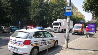 Femeie calcata de TIR in Bucuresti! Trafic blocat in zona Doamna Ghica