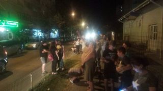 Dezastru la Iasi! Un barbat a fost gasit carbonizat, iar pompierii au salvat mai multe persoane. O tigara a provocat incendiul din cartierul Dacia