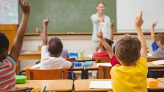 Scandalul manualelor pare fara sfarsit! Intr-o carte de clasa a III-a, copiii sunt invatati ca &ldquo;poate sa te cheme Matei si daca esti fetita&rdquo;