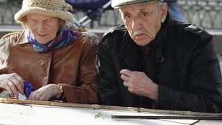 Cat de saraci vom fi conform noii legi a pensiilor? Ce salariu ar trebui sa ai ca sa primesti o pensie decenta