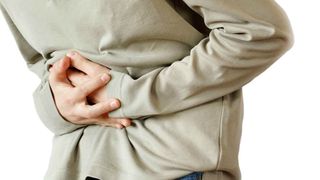 Un barbat a mancat sushi, iar 25 de zile mai tarziu medicii i-au amputat mana. Omul fusese infectat cu o bacterie care traieste in apa marina