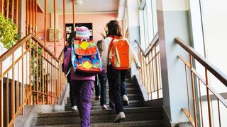 A inceput scoala, dar avem din ce in ce mai putini elevi. Romania devine o tara tot mai imbatranita