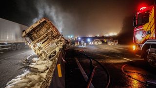 Accident ingrozitor in Nigeria! Cel putin 35 de persoane au murit si alte 100 au fost ranite, dupa ce un camion care transporta benzina a explodat