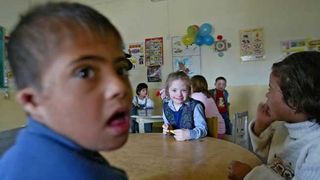 Strigatul disperat al mamei unui copil cu sindromul Down: "Pentru Clara scoala a inceput de 2 ori in 13 ani"