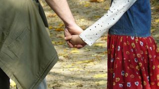 O mama a fost condamnata la inchisoare, dupa ce a intretinut relatii sexuale cu fiica sa. Momentele incestului au fost postate pe Internet