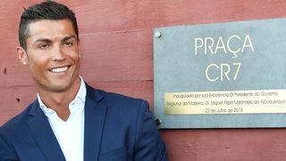 Cristiano Ronaldo isi va deschide al saselea hotel. A ales orasul Paris si a investit o suma fabuloasa