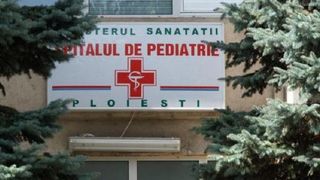 Peste 100 de copii din Ploiesti nu au mers la scoala pentru ca se simt foarte rau. Multi dintre ei au ajuns la spital