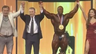 Shawn Rhoden, cel mai musculos om din lume! La 19 ani era supraponderal, iar la 42 a devenit Mr. Olympia 2018!