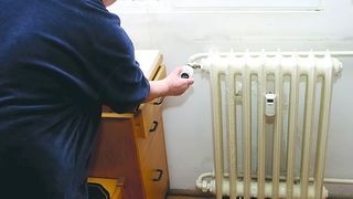 Pregatiri de iarna. RADET incepe incarcarea cu apa a caloriferelor bucurestenilor