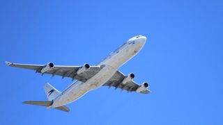 Aterizare de urgenta pe aeroportul Otopeni! Aeronava este in carantina, din cauza unui pasager cu febra tifoida