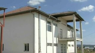 Scoala dintr-o comuna din Gorj s-a transformat in salon de nunti! De ce nu vrea primarul sa deschida scoala