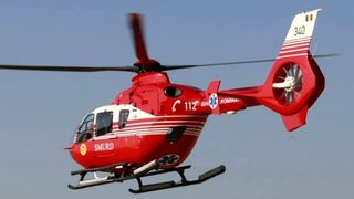 O femeie din Prahova si-a dat foc pentru ca a vrut sa se sinucida. Un elicopter SMURD a intervenit de urgenta