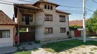 ANAF a scos la licitatie un palat de rromi din Arad