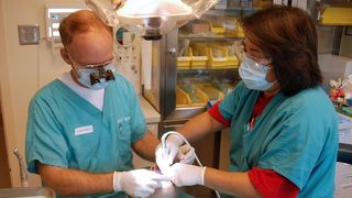 Criza de cabinete stomatologice in scoli! Tot mai multi copii ajung la doctor cu probleme grave