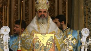 Patriarhul Daniel, apel la populatie: "Trebuie sa aparam darul sacru al vietii persoanei umane care se naste din iubirea conjugala intre un barbat si o femeie"