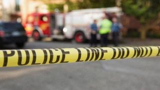 Atac armat in plina strada, la Arad. Un barbat de 39 de ani a fost impuscat in timp ce mergea spre casa