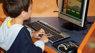 Copilul care si-a ucis bunica acum cateva luni a fost reinscris la scoala! Parintii colegilor sai sunt revoltati!