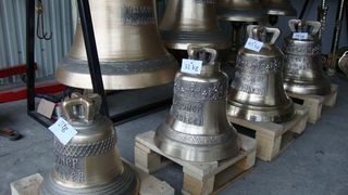 Tehnologia viitorului se strecoara in bisericile romanesti. Avem clopte care pornesc de la un simplu apel telefonic!