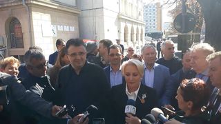 Viorica Dăncilă, primită la Festivalul Viei şi Vinului din Focşani cu ironii