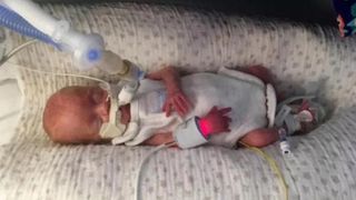 Anchetă la Spitalul Câmpina, după ce un prematur care a murit la câteva ore de la naştere a fost incinerat fără necropsie