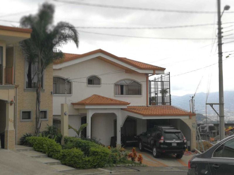 Aceasta este vila lui Mihai Rădulescu din San Jose în care ar fi stat o perioadă şi Alina Bica şi Elena Udrea (foto: Rise Project)