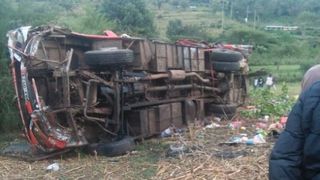 Accident grav &icirc;n Kenya. Un autobuz s-a răsturnat &icirc;n şanţ. 51 de persoane şi-au pierdut viaţa