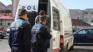 Un poliţist din Constanţa, aflat în timpul liber, a prins un tânăr care a furat dintr-un supermarket şi a fugit