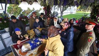 Pelerinajul la moastele Sf Parascheva continua! Ce s-a intamplat in ziua a doua la racla Cuvioasei?