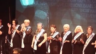 Desemnată Miss la 93 de ani. Femeia are picioarele mai frumoase ca o puştoaică de 20 de ani