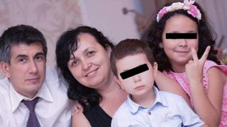 Minune &icirc;n familia Teodorei, fata ucisă de un şofer care făcea live la volan. Băieţelul s-a trezit din comă