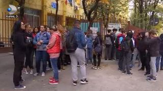 Conflict uriaş la o şcoală din Capitală! Profesoara de Educaţie Tehnologică, acuzată că terorizează elevii! Reacţia halucinantă a cadrului didactic