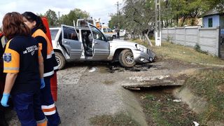 Accident &icirc;n Olt! Patru cetăţeni italieni s-au izbit cu maşina &icirc;ntr-un cap de pod