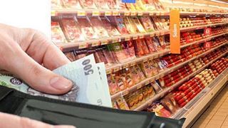 Veşti proaste pentru rom&acirc;ni! Urmează noi scumpiri ale alimentelor şi carburanţilor