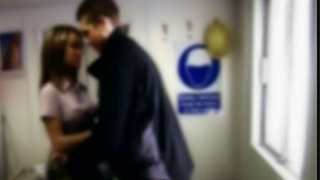 Elevi surprinşi &icirc;n timp ce &icirc;ntreţineau relaţii sexuale &icirc;n toaleta şcolii. Cum s-au pregătit cei doi pentru partida de amor e demn de filmele pentru adulţi