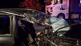 Accident mortal la Gherla! Un t&acirc;năr de numai 28 de ani a intrat cu maşina &icirc;ntr-un TIR
