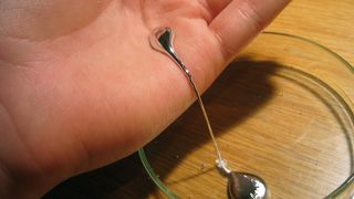 Intoxicaţia cu mercur! Cum &icirc;ţi dai seama dacă ai "argint viu" &icirc;n organism