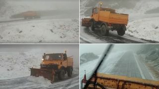 Ninge abundent pe Transfăgărăşan! Drumarii intervin în aceste momente pentru a îndepărta zăpada