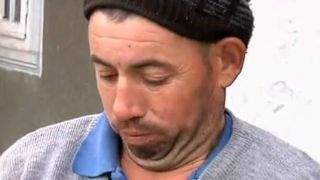 Un milion de rom&acirc;ni aşteaptă lună de lună pomană din partea statului! Mulţi preferă să stea degeaba şi să &icirc;ncaseze ajutorul social dec&acirc;t să-şi caute de muncă