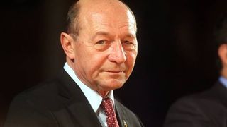 Traian Băsescu, noi săgeţi către Guvern! "Majoritatea PSD-ALDE scufundă ţara în mod accelerat"