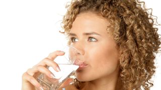 Dieta cu apă. Slăbeşti 12 kg în 3 săptămâni