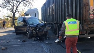 Prăpăd pe o şosea din Ilfov! Sunt şase victime după ce un TIR şi un autoturism s-au ciocnit