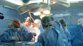 5 vieţi au fost salvate cu organele prelevate de la un tânăr de 21 de ani aflat în moarte cerebrală!