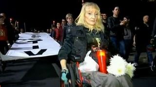 Momente dureroase la comemorarea a trei ani de la incendiul din Colectiv! "Ce ma doare? Că nu s-a schimbat nimic!"