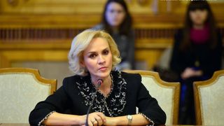 Drama secretă trăită de Gabriela Firea &icirc;n adolescenţă! La un pas să ajungă &icirc;n stradă! Rudele primarului Capitalei fac azi dezvăluiri tulburătoare!  EXCLUSIV