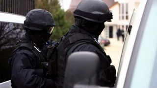 Primele imagini de la percheziţiile DIICOT la vila lui Cristi Borcea