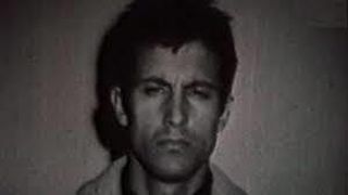 Ion R&icirc;maru, criminalul care &icirc;şi viola victimele şi le sugea s&acirc;ngele. Povestea "Vampirului din Bucureşti" căruia i se "&icirc;nmuia" inima c&acirc;nd &icirc;şi vedea tatăl. Bărbatul cu nume de sf&acirc;nt şi fapte de DEMON