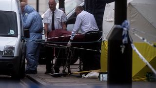 Panică. Atac cu cuţitele în Londra. Străzi închise. Oamenii legii sunt în ALERTĂ