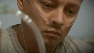 O bacterie luată din spital îi blocheaza calea către o viaţă normală! Tânărul din Vrancea are nevoie urgentă de transplant pulmonar, dar toate clinicile îl refuză!